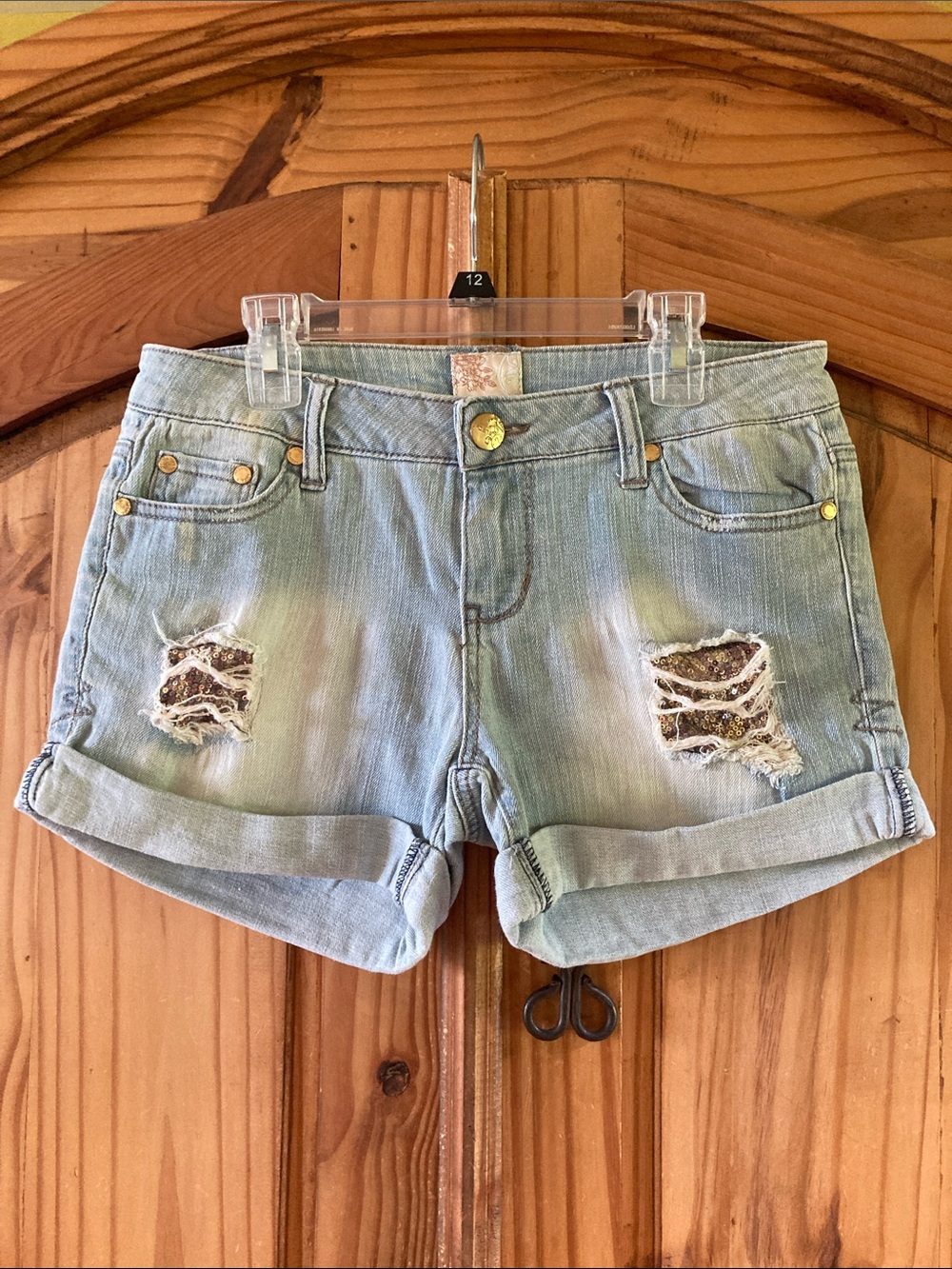 Women’s Arden B blue Jean cuffed hem metallic sequins accents shorts size 2